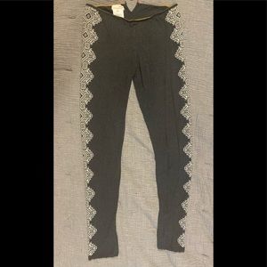 Odd Molly Grey and white Knit leggings